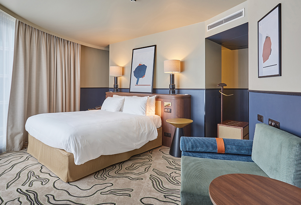 HÔTEL 4* VOCO PARIS - des agencements sur mesure de la chambre d'hôtel