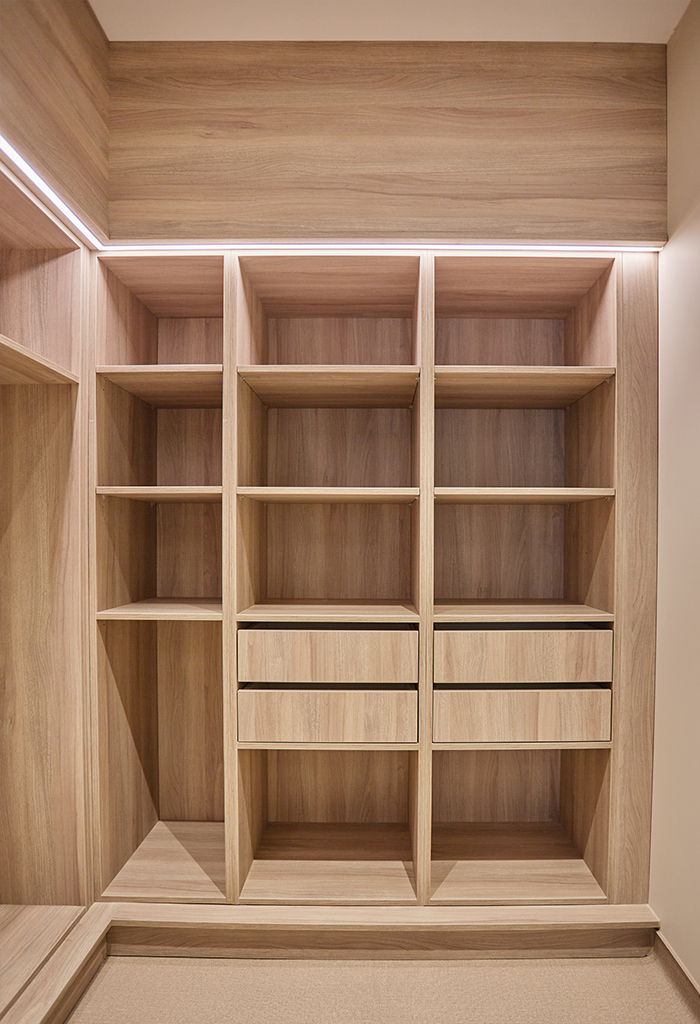 dressing en bois et éclairage led intégré